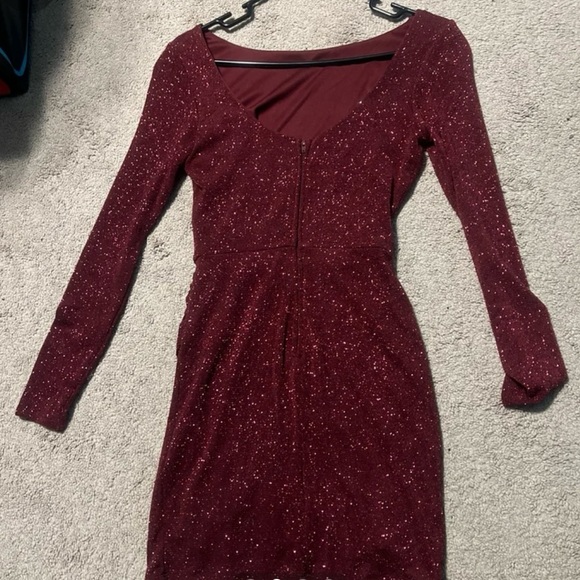 Red sparkling dress, worn once with little to no damage - Picture 4 of 5